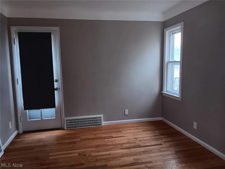 1362 Villa Drive, South Euclid, OH - Photo 5