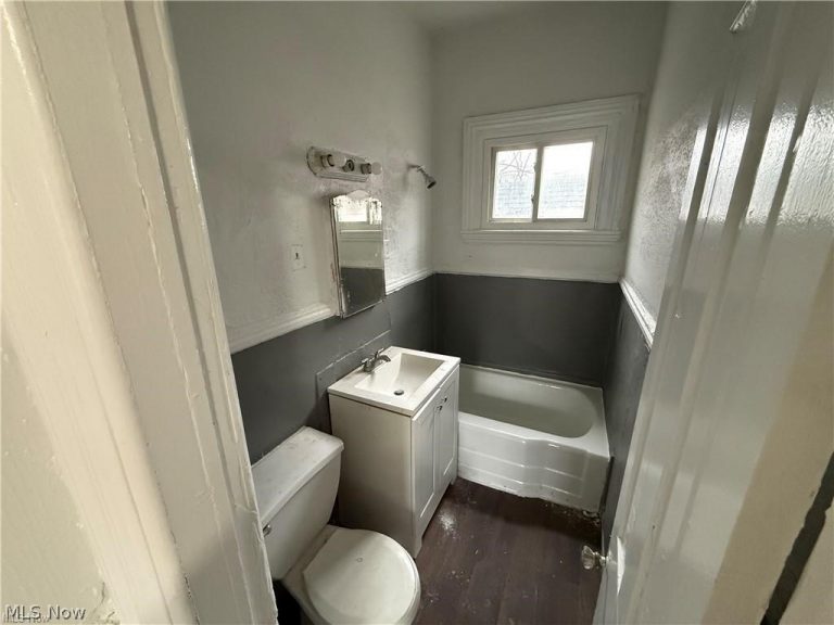 7705 Star Avenue, Cleveland, OH - Photo 8