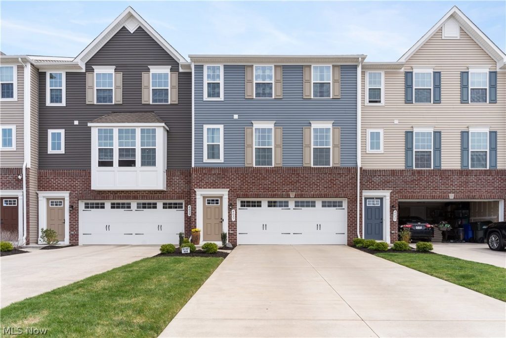 4037 Steels Circle, Cuyahoga Falls, OH