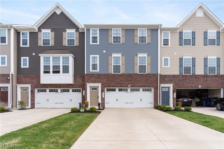 4037 Steels Circle, Cuyahoga Falls, OH, 44224