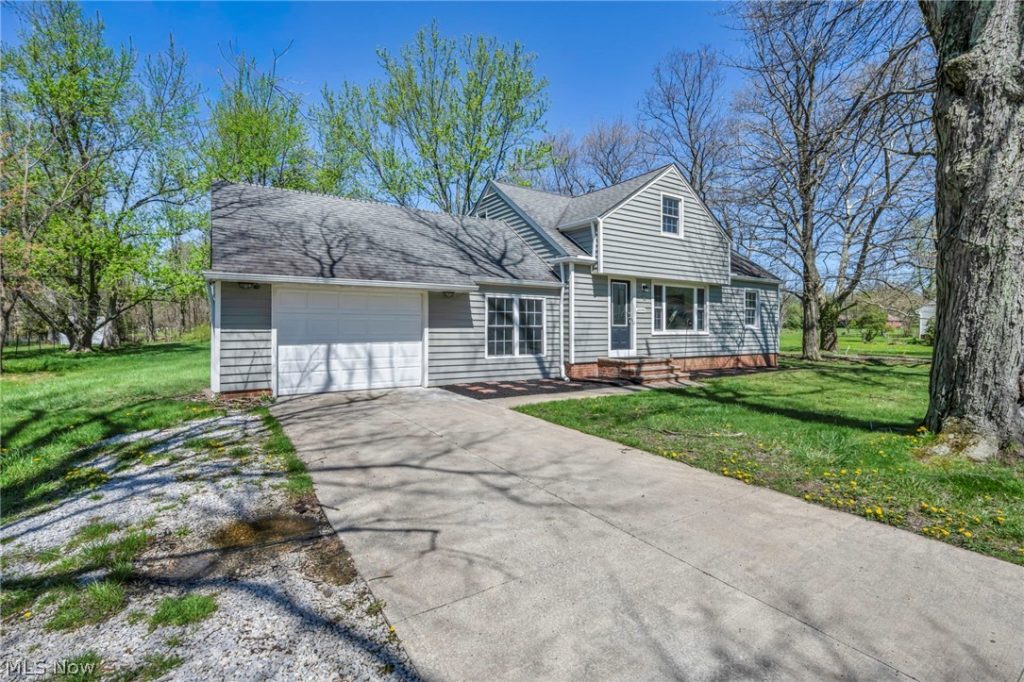 25595 Highland Road, Richmond Heights, OH
