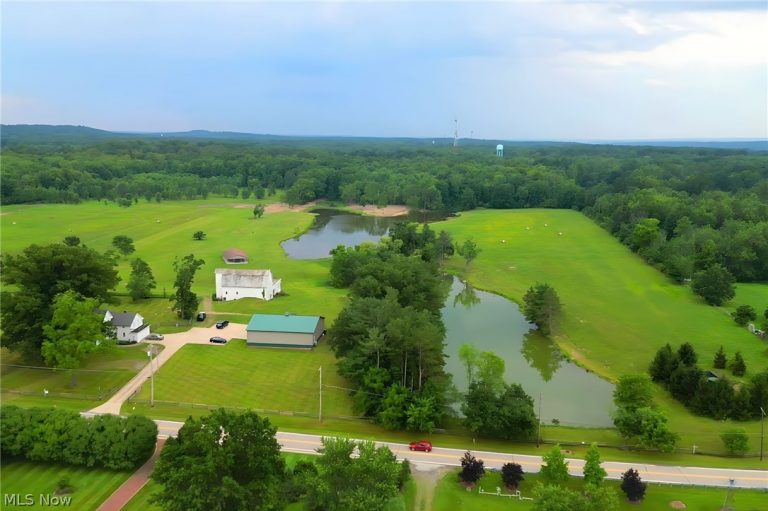 7139 Mulberry Road, Chesterland, OH - Photo 3