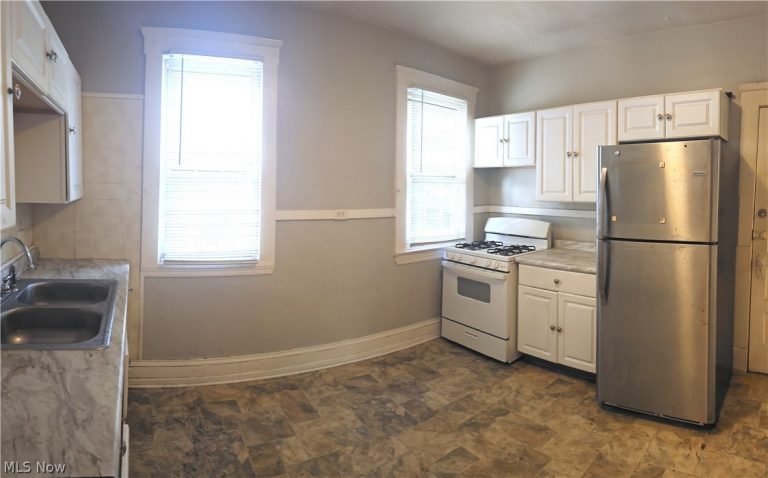 1812 Treadway Avenue, Cleveland, OH - Photo 8