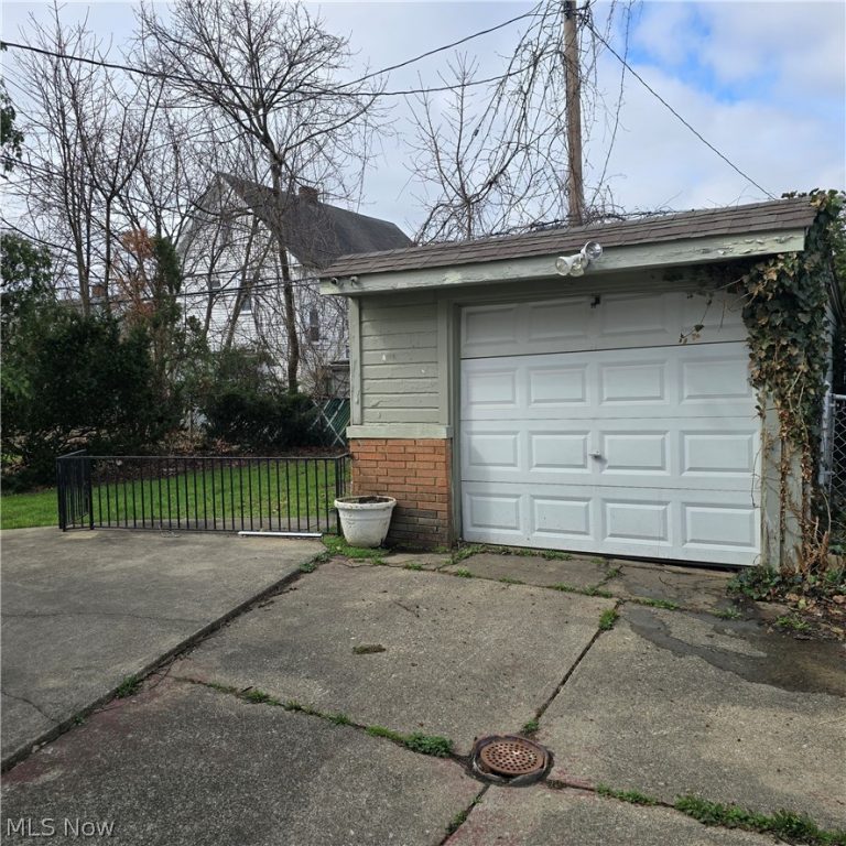 3710 Pennington Road, Shaker Heights, OH - Photo 3