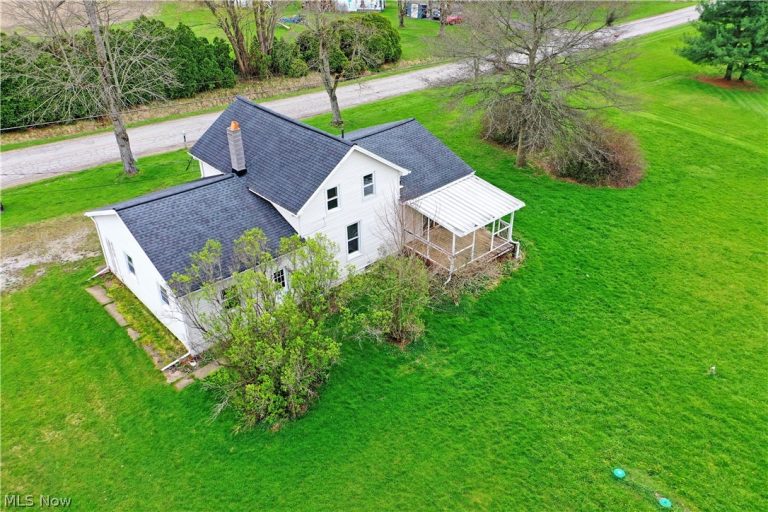6979 Thompson Clark Road, Bristolville, OH - Photo 4