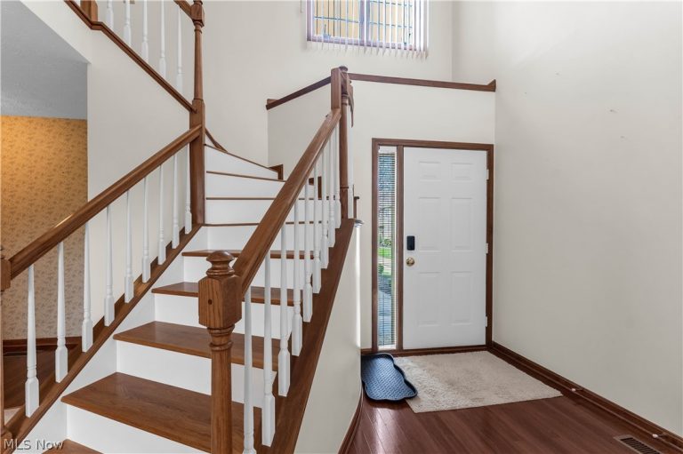 120 Ambleside Way, Amherst, OH - Photo 4