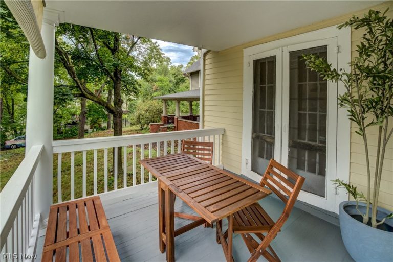 2245 Bellfield, Cleveland Heights, OH - Photo 3