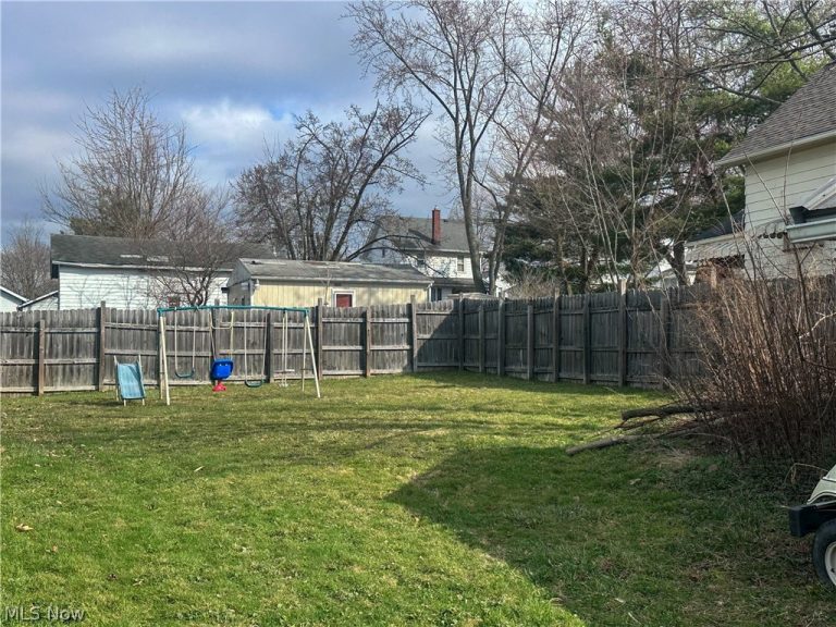 114 Townsend Avenue, Girard, OH - Photo 5