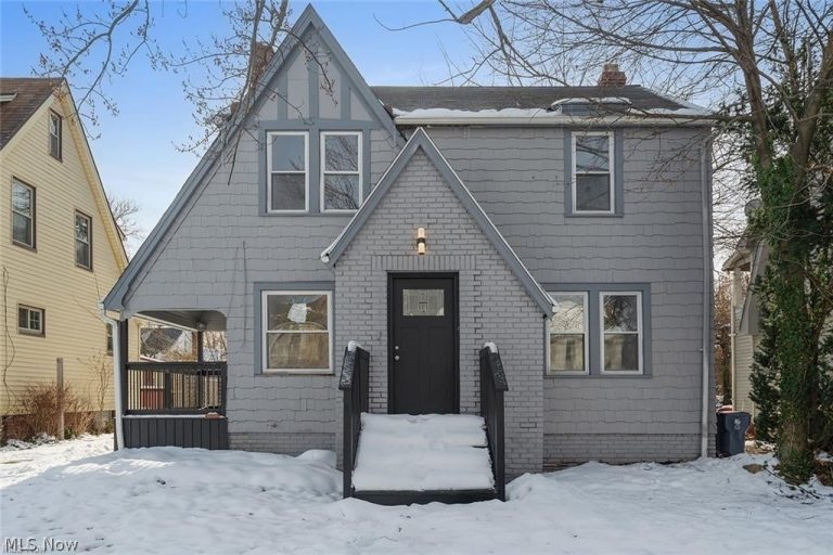 3406 Henderson Road, Cleveland Heights, OH - Photo 2