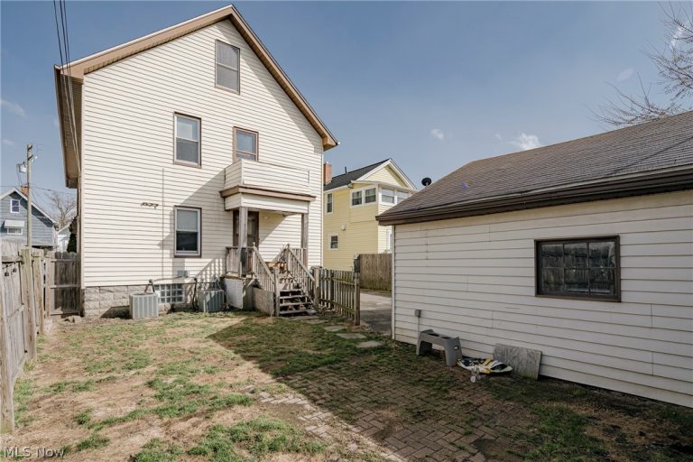 1542 Westwood Avenue, Lakewood, OH - Photo 3