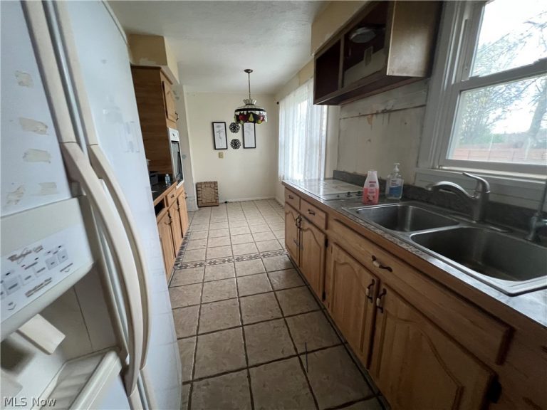 2580 Swiss Avenue, Canton, OH - Photo 5