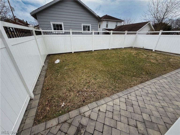 2012 Fairmont Avenue, Steubenville, OH - Photo 3