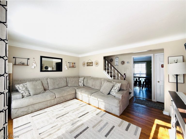 6308 Delora Avenue, Brooklyn, OH - Photo 2