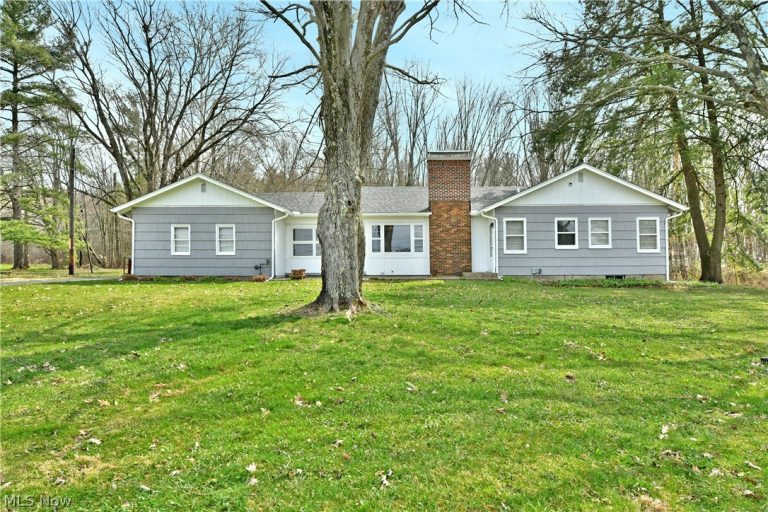2262 Niles Cortland Road, Cortland, OH - Photo 2