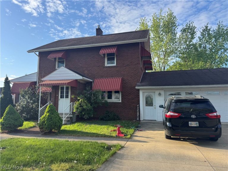 936 Main Street, Uhrichsville, OH - Photo 3