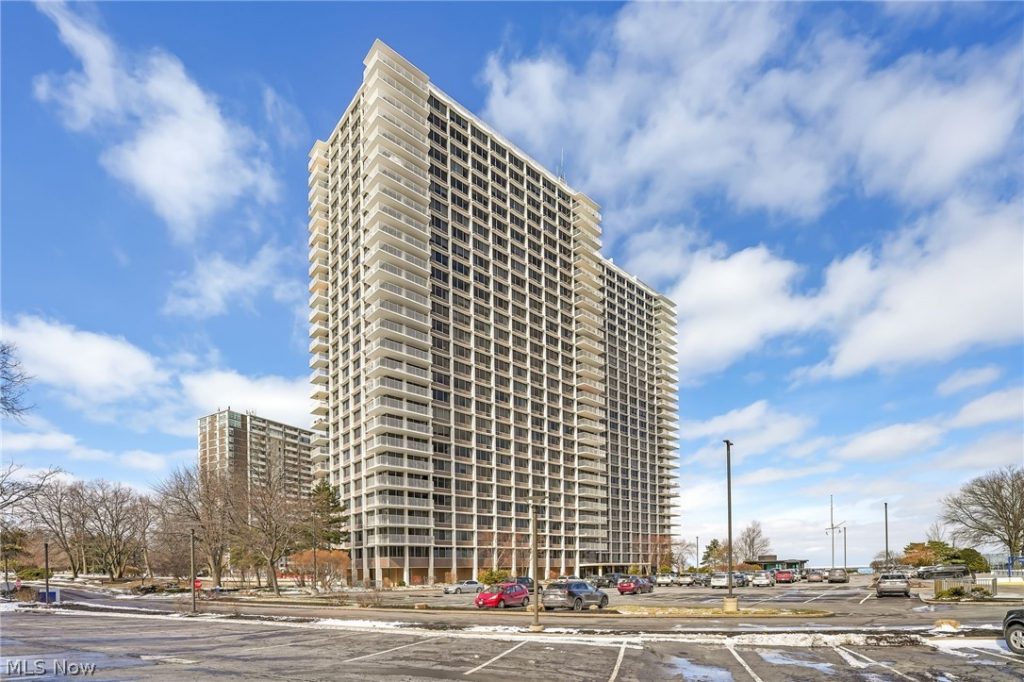 12700 Lake Avenue #1107, Lakewood, OH