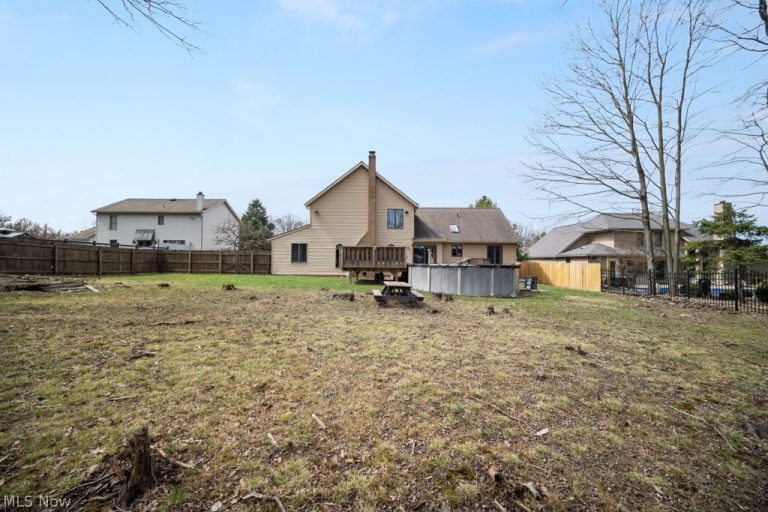 10067 Jamestown Drive, North Royalton, OH - Photo 6