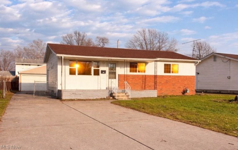 4617 Andover Avenue, Lorain, OH - Photo 2