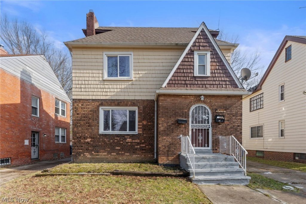 876 Eloise Drive, Cleveland Heights, OH
