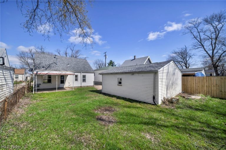 13539 Bennington Avenue, Cleveland, OH - Photo 8