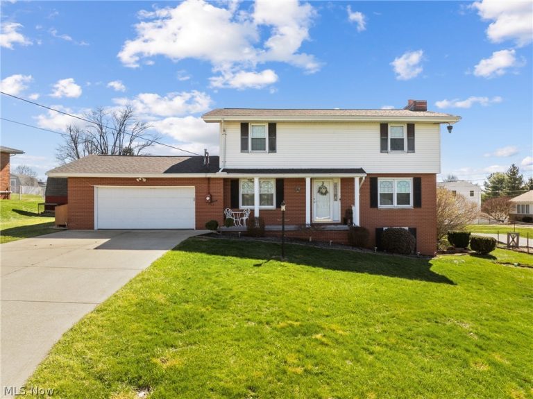 195 WALKER MANOR Drive, Colliers, WV, 26035