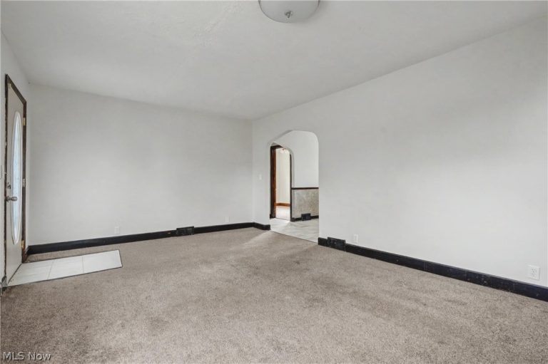 412 Orchard Avenue, Niles, OH - Photo 8