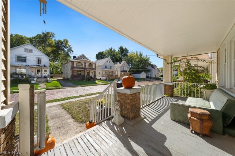 9902 Zimmer Avenue, Cleveland, OH - Photo 4