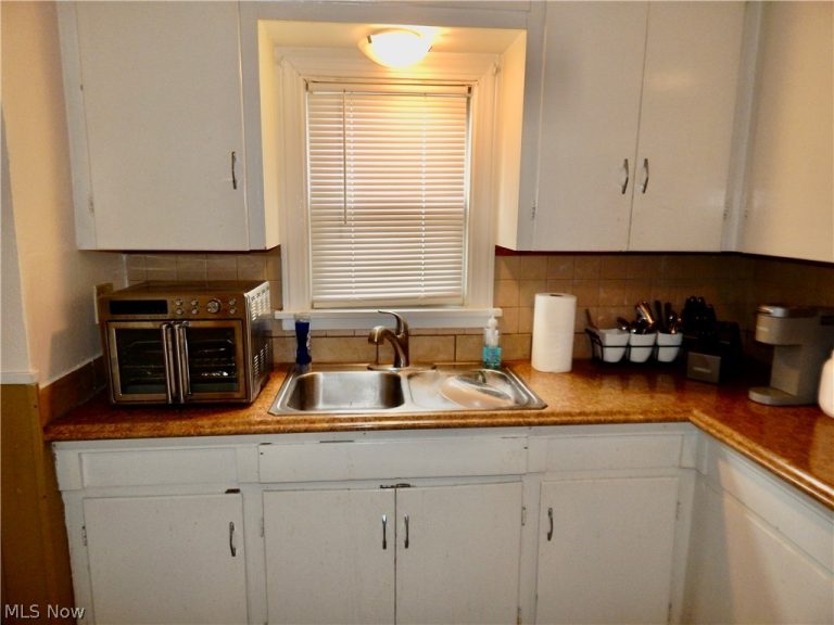 6511 Laverne Avenue, Parma, OH - Photo 3