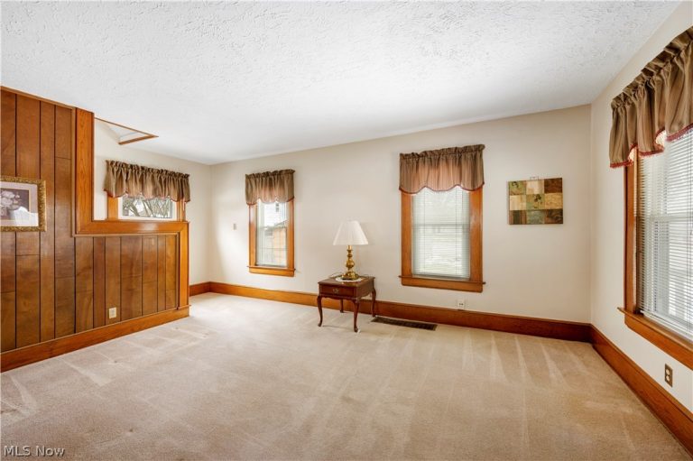 514 Tompkins Avenue, Akron, OH - Photo 6