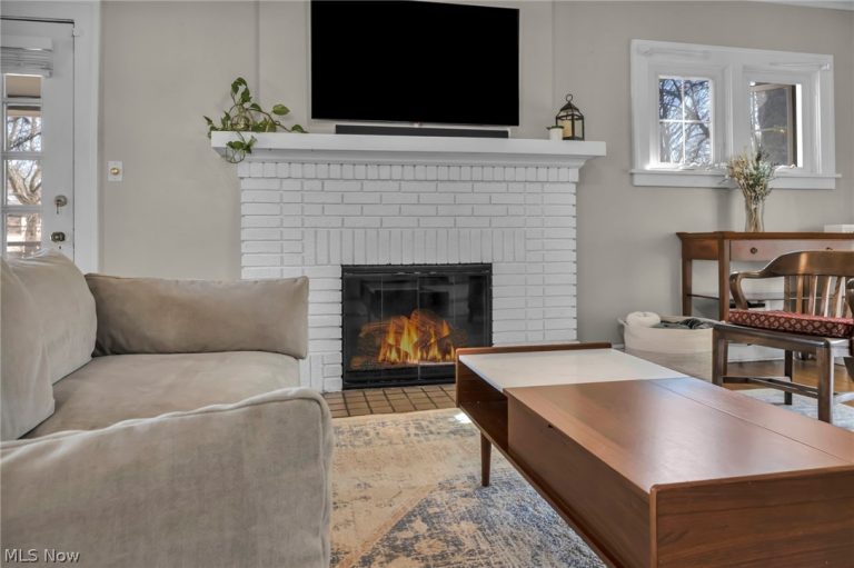 1521 Parkhill Road, Cleveland Heights, OH - Photo 8