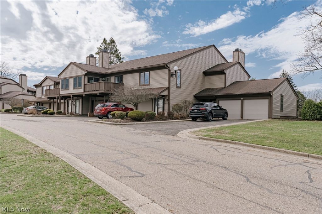 2889 Charing Cross Road, Canton, OH