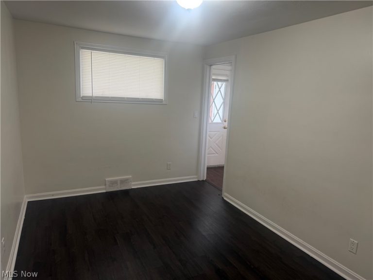 2471 Chaney Circle, Youngstown, OH - Photo 8