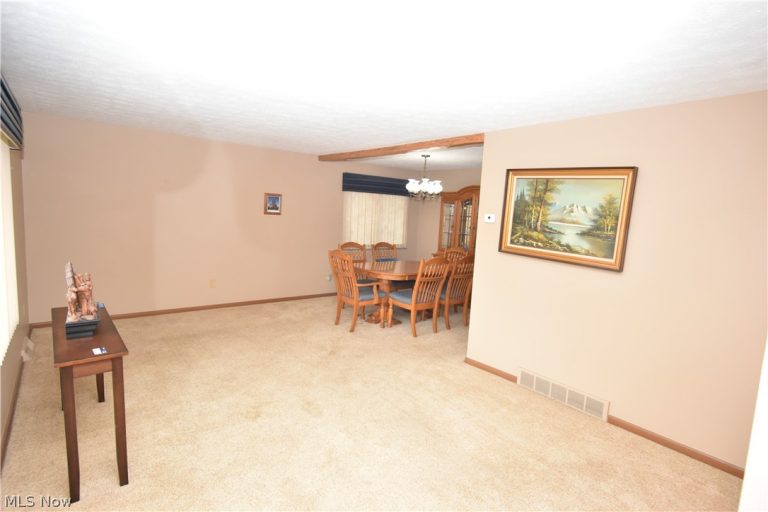 24354 Oxford Oval, North Olmsted, OH - Photo 6