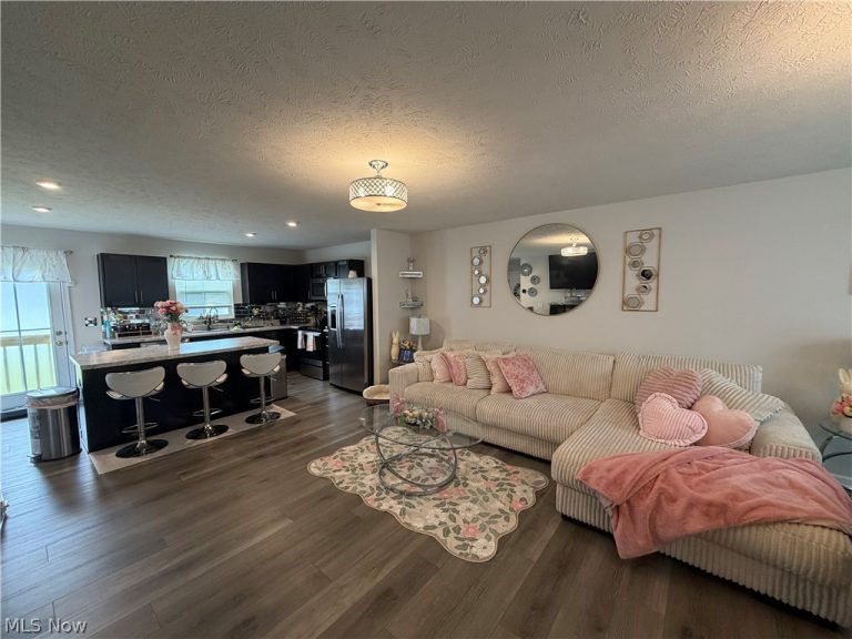 105 Zenith Court, Eastlake, OH - Photo 4