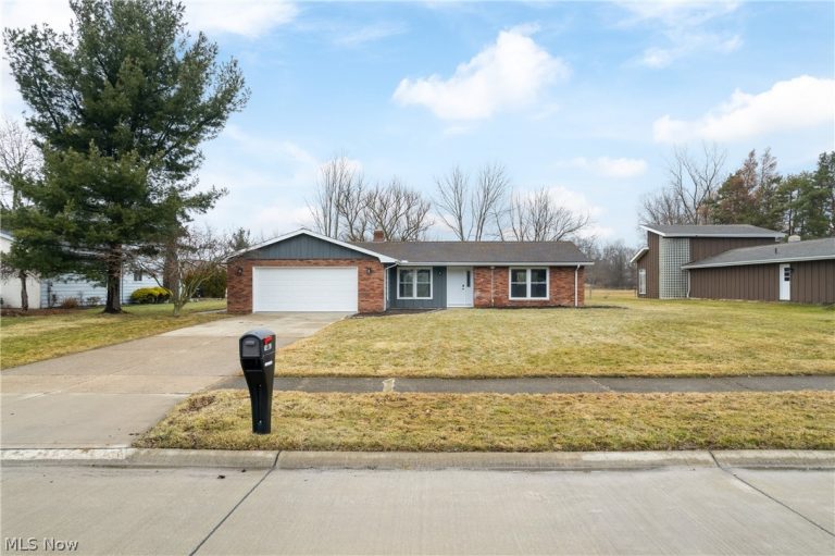 15312 Forest Park Drive, Strongsville, OH - Photo 2