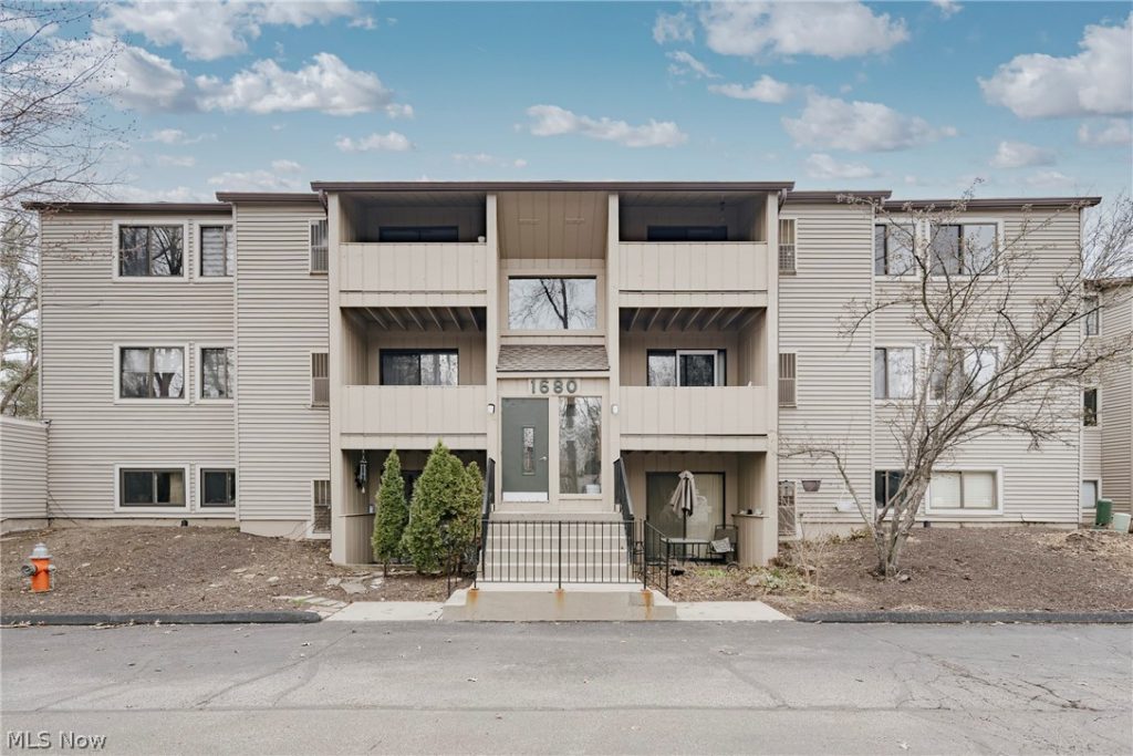 1680 Cedarwood Drive #343, Westlake, OH