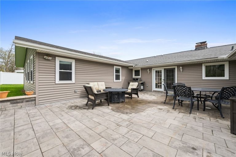 12440 Harold Drive, Chesterland, OH - Photo 2