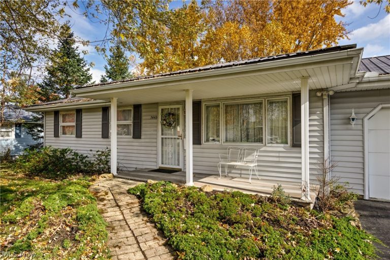 7443 Sugartree Drive, Boardman, OH - Photo 2