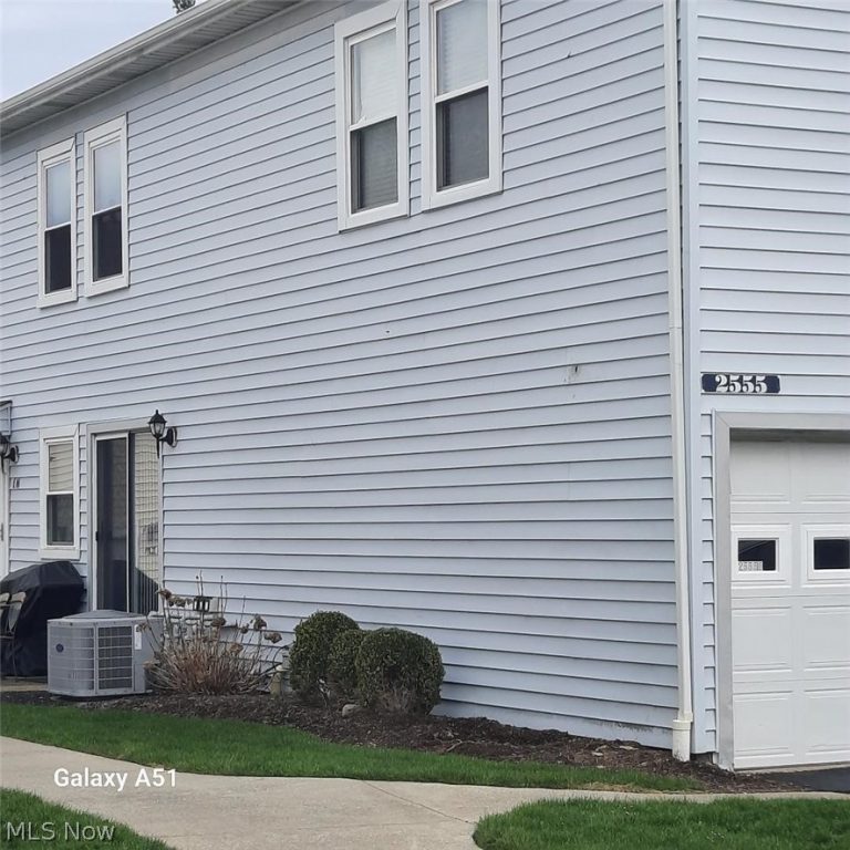 2555 Royal County Down #17 C, Uniontown, OH - Photo 2