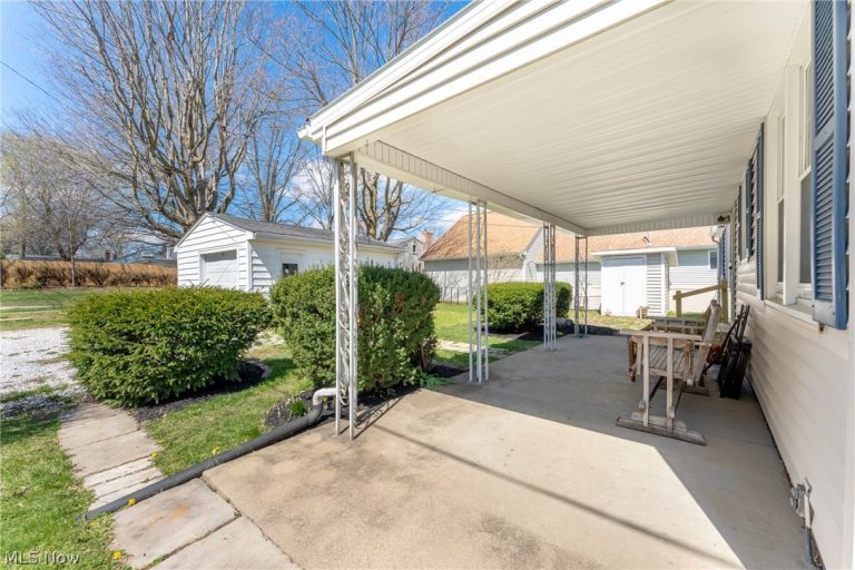 1539 Parkway Boulevard, Alliance, OH - Photo 5