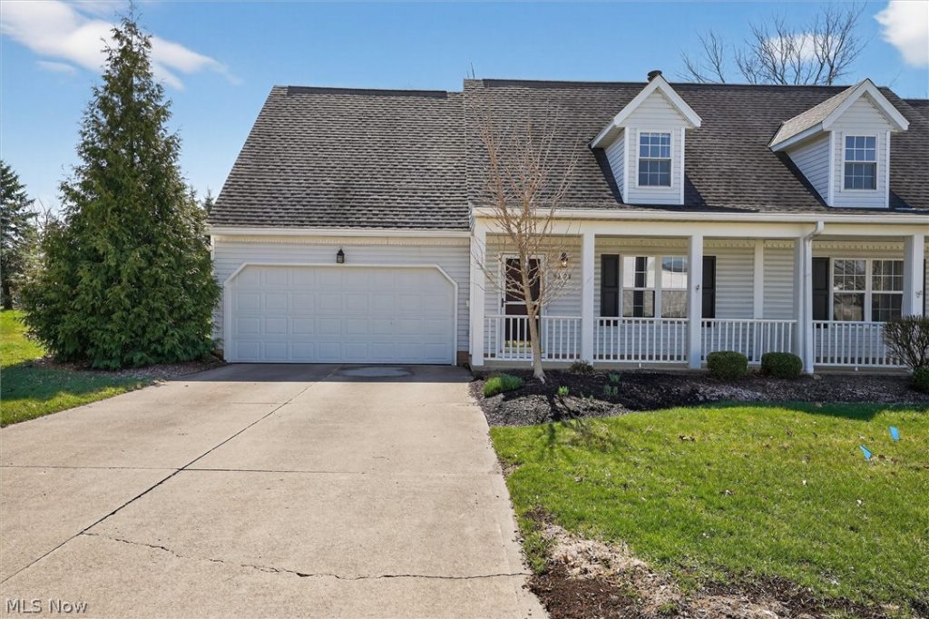 90 High Point Drive #27, Medina, OH