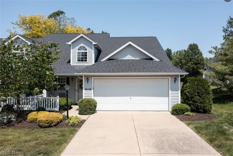 7281 Lilac Court #13B, North Olmsted, OH - Photo 3