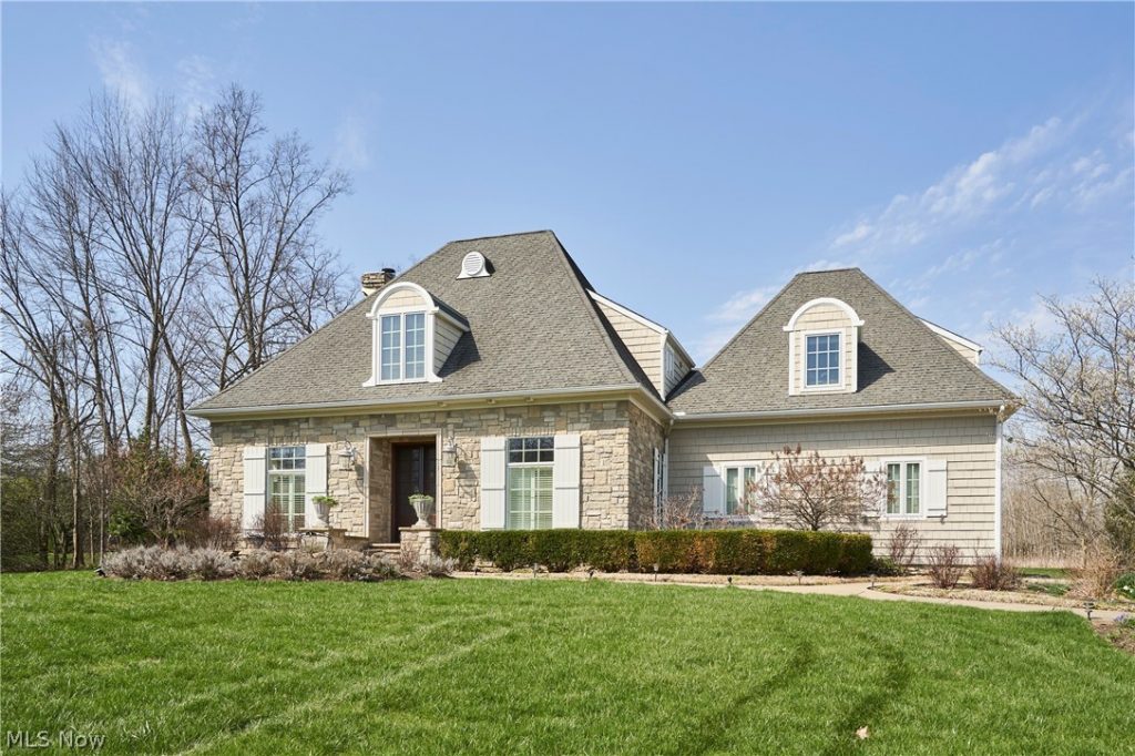 2242 Rock Creek, Akron, OH