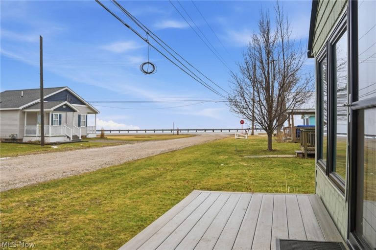 5 Stones Long Beach Drive, Ashtabula, OH - Photo 4