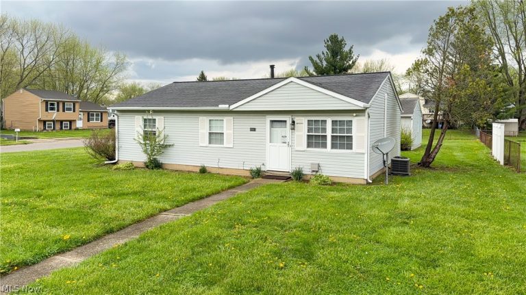 9841 Green Drive, Windham, OH, 44288