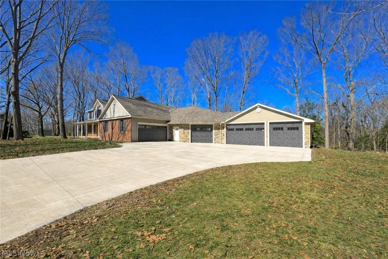 2575 Myersville Road, Uniontown, OH - Photo 2