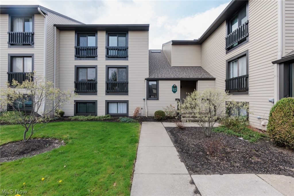 6270 Greenwood Parkway #402, Sagamore Hills, OH