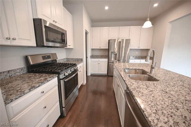 8768 Mavis Trail, Streetsboro, OH - Photo 4