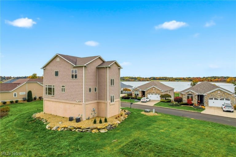 29 Shores Drive, Poland, OH - Photo 3