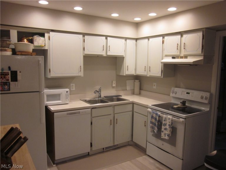 19704 Lorain Road #43, Fairview Park, OH - Photo 3